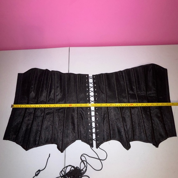 Elegant Black Corset Shapewear - Picture 1 of 8